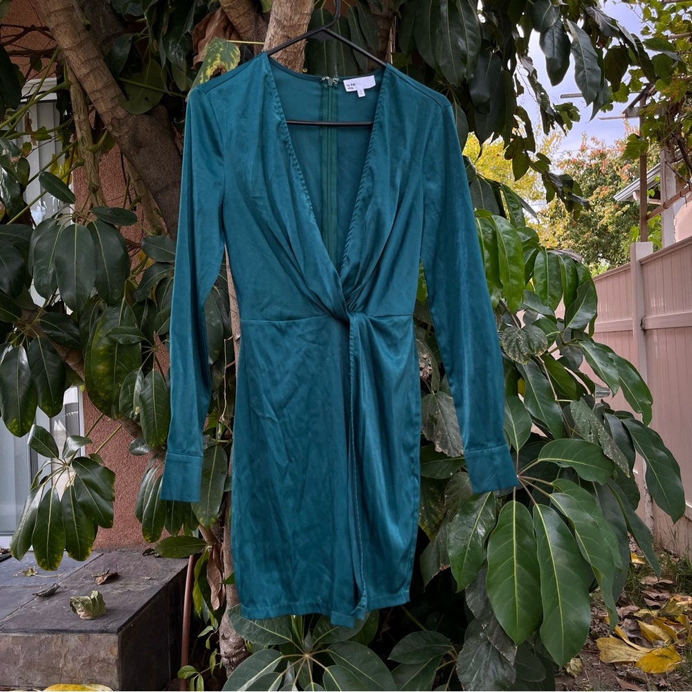 by the way. Emerald long sleeve v-neck dress!